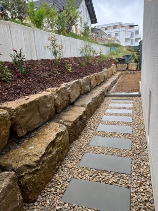 Steinmauer errichten & Gartenweg gestalten